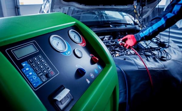 Vehicle Air Conditioner Recharge